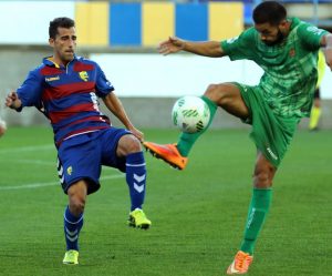 Imagen del duelo entre Llagostera y Cornellà / Penya Canyeros