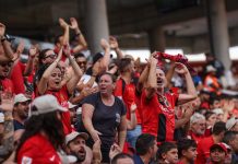 La afición del Real Mallorca, animando al equipo en Son Moix (Foto: RCD Mallorca).