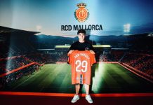 Jan Virgili posa con el dorsal 29 como nuevo jugador del Mallorca.