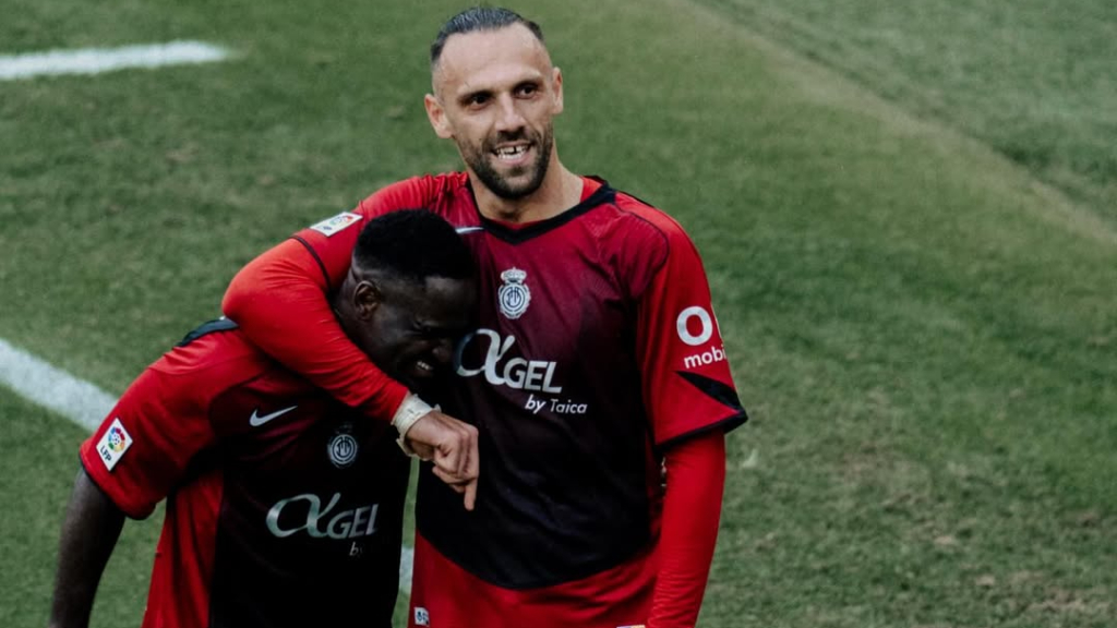 Zito Luvumbo y Vedat Muriqi